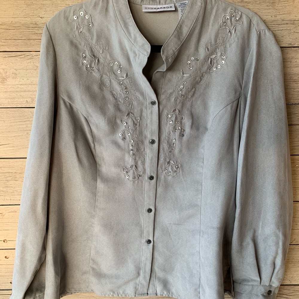 Sag Harbor Blouse SzL Embellished Super Soft!